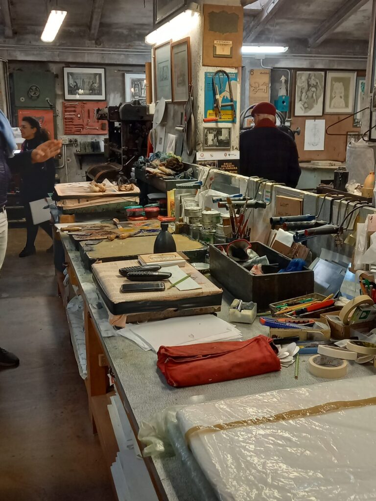 soci all'interno della stamperia